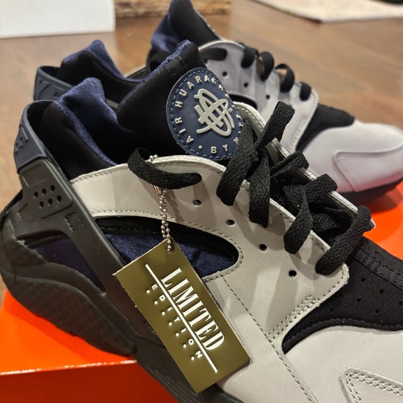 Men’s Nike Air Limited Edition Huarache Size 12 - Picture 2 of 15
